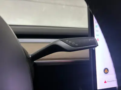 Tesla Model 3 - Thumbnail 22