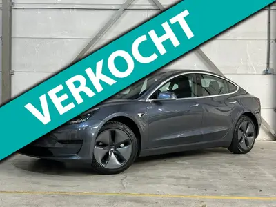 Tesla Model 3 - Thumbnail 1