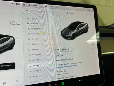 Tesla Model 3 - Thumbnail 23
