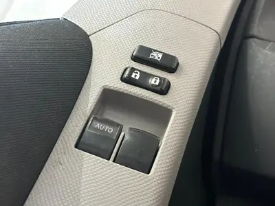 Toyota Yaris - Thumbnail 16