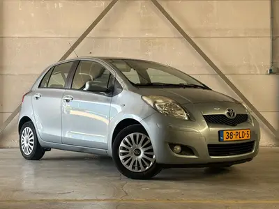 Toyota Yaris - Thumbnail 3