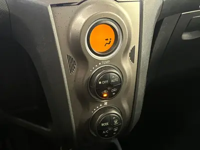 Toyota Yaris - Thumbnail 22