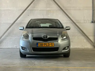 Toyota Yaris - Thumbnail 8