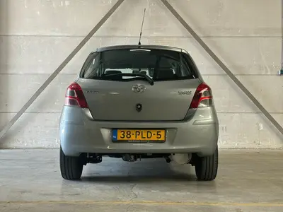 Toyota Yaris - Thumbnail 9