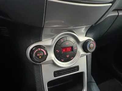 Ford Fiesta - Thumbnail 18