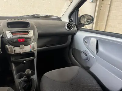 Peugeot 107 - Thumbnail 13