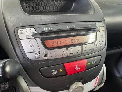 Peugeot 107 - Thumbnail 17
