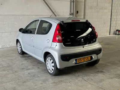 Peugeot 107 - Thumbnail 28