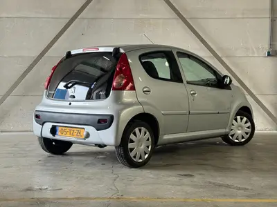 Peugeot 107 - Thumbnail 4