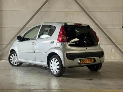Peugeot 107 - Thumbnail 5