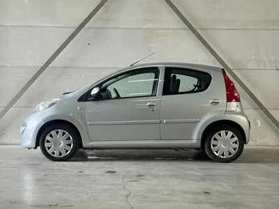 Peugeot 107 - Thumbnail 7