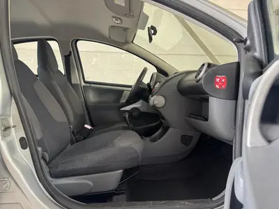 Peugeot 107 - Thumbnail 10