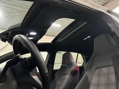 Volkswagen Golf - Thumbnail 12