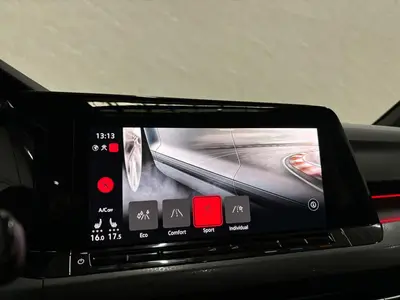 Volkswagen Golf - Thumbnail 17