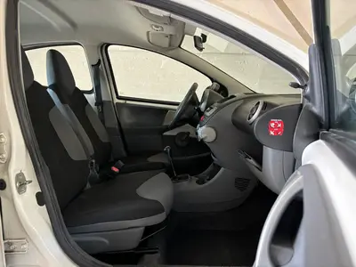 Peugeot 107 - Thumbnail 11