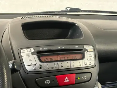 Peugeot 107 - Thumbnail 19