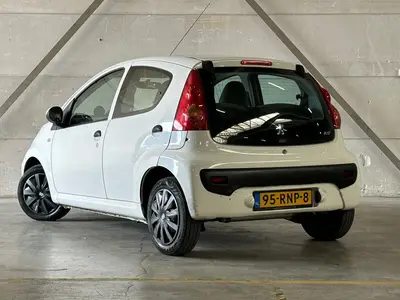 Peugeot 107 - Thumbnail 4