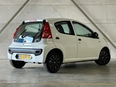 Peugeot 107 - Thumbnail 5