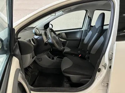 Peugeot 107 - Thumbnail 10