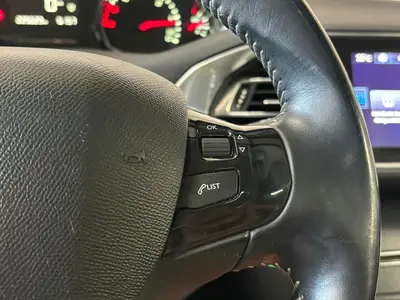 Peugeot 308 - Thumbnail 23