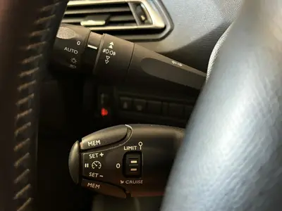 Peugeot 308 - Thumbnail 26