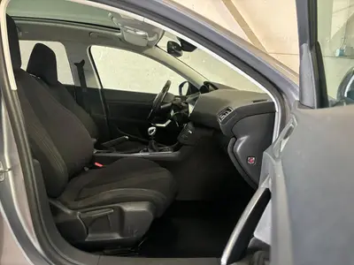 Peugeot 308 - Thumbnail 10