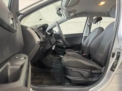 Hyundai i20 - Thumbnail 11