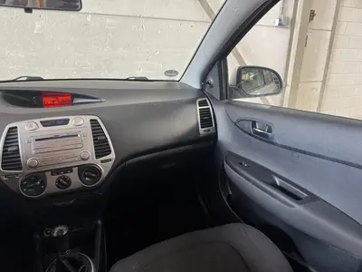 Hyundai i20 - Thumbnail 13