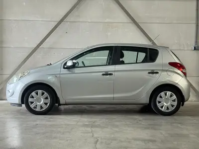 Hyundai i20 - Thumbnail 9