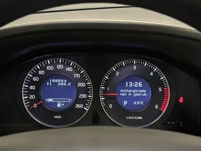 Volvo XC60 - Thumbnail 25