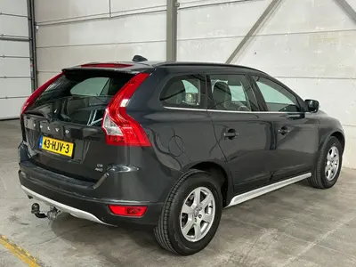 Volvo XC60 - Thumbnail 30