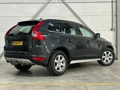 Volvo XC60 - Thumbnail 4
