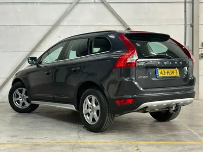 Volvo XC60 - Thumbnail 5