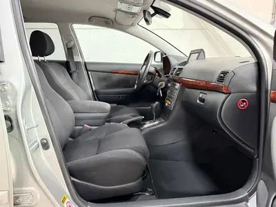 Toyota Avensis wagon - Thumbnail 11