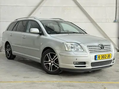 Toyota Avensis wagon - Thumbnail 3