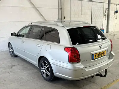 Toyota Avensis wagon - Thumbnail 32