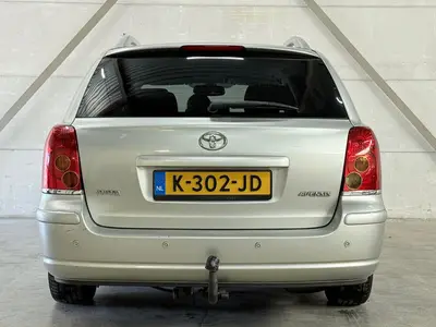 Toyota Avensis wagon - Thumbnail 7