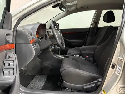 Toyota Avensis wagon - Thumbnail 10