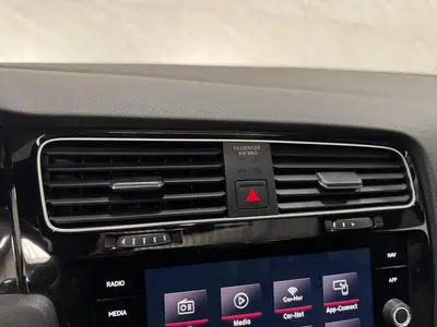 Volkswagen Golf - Thumbnail 16