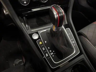 Volkswagen Golf - Thumbnail 21