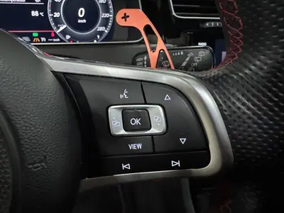 Volkswagen Golf - Thumbnail 22