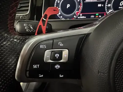 Volkswagen Golf - Thumbnail 23