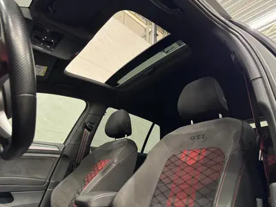 Volkswagen Golf - Thumbnail 10