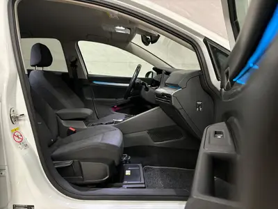 Volkswagen Golf - Thumbnail 11