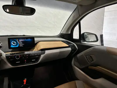 BMW i3 - Thumbnail 13
