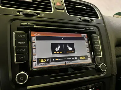 Volkswagen Golf - Thumbnail 18