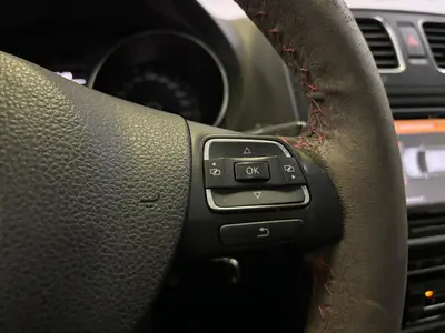 Volkswagen Golf - Thumbnail 22