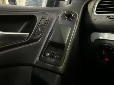 Volkswagen Golf - Thumbnail 26