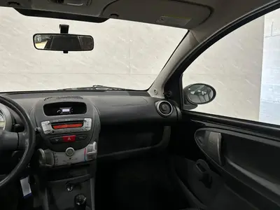 Toyota Aygo - Thumbnail 13