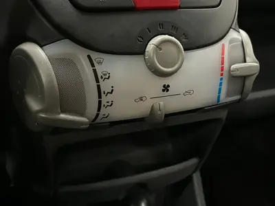 Toyota Aygo - Thumbnail 18